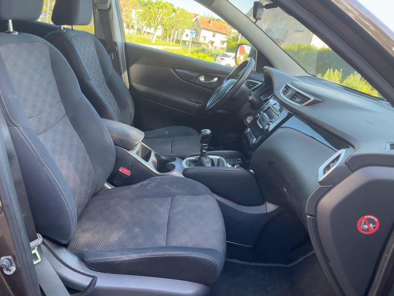 Nissan Qashqai 1.5 Turbodiesel Business Edition 2015 – снимка 16