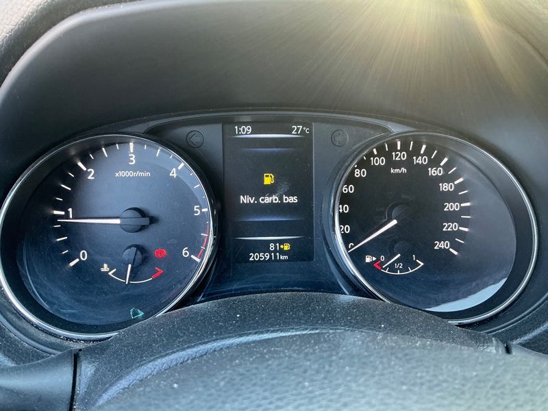 Nissan Qashqai 1.5 Turbodiesel Business Edition 2015 – снимка 18
