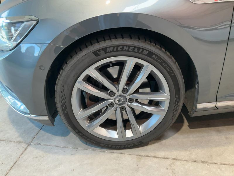 Volkswagen Passat 2.0 TDI Carat Edition 4Motion BlueMotion Tech 2015 – снимка 3
