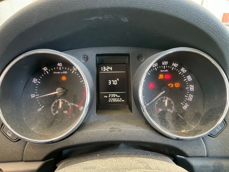 Skoda Yeti 1.2 TSI Active-A 2010 – снимка 4
