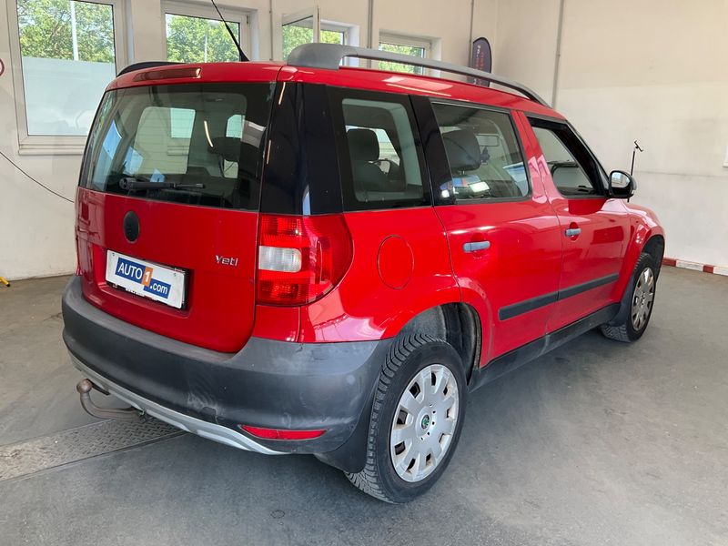 Skoda Yeti 1.2 TSI Active-A 2010 – снимка 2