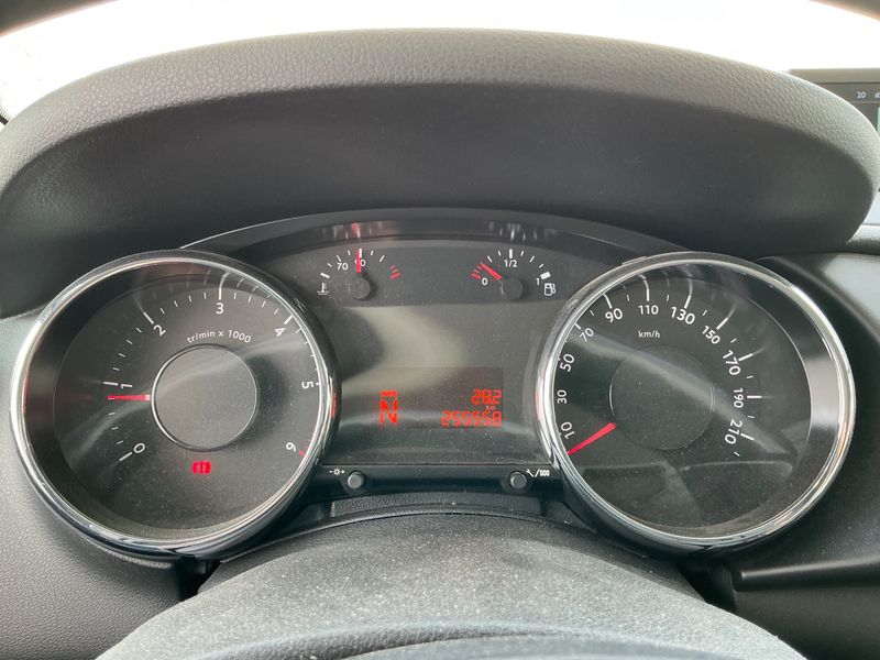 Peugeot 3008 1.6 e-HDi Style 2015 – снимка 18