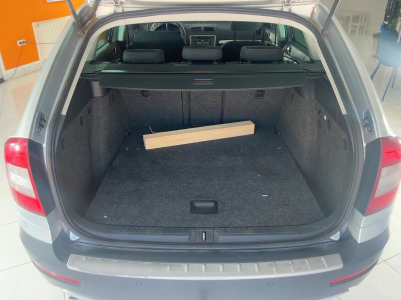 Skoda Octavia 2.0 TDI Scout 4x4 2013 – снимка 16