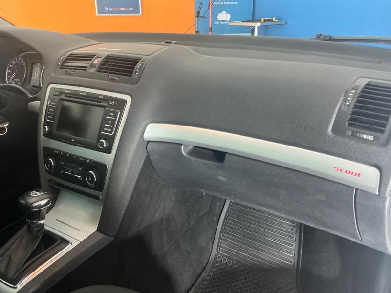 Skoda Octavia 2.0 TDI Scout 4x4 2013 – снимка 49