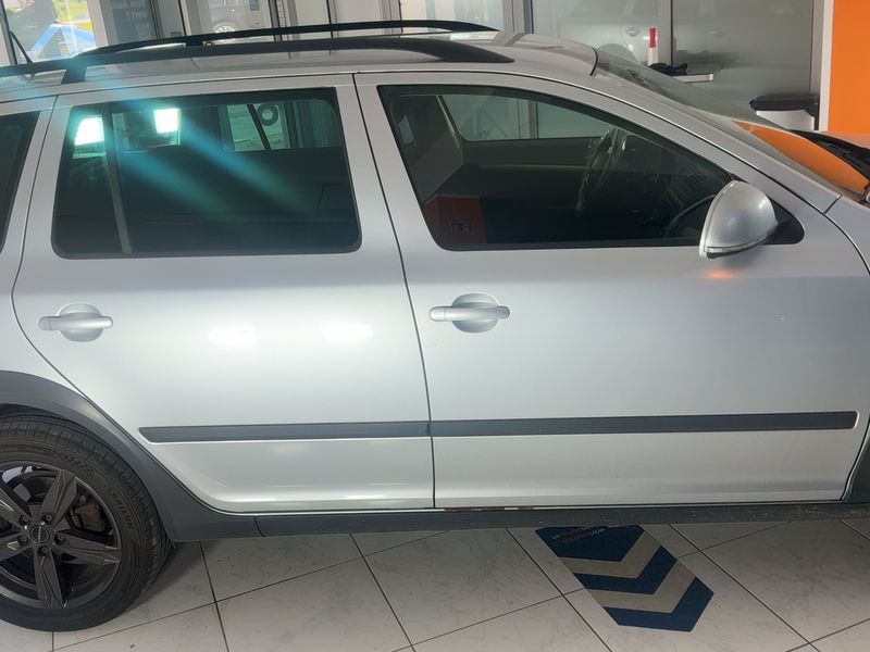 Skoda Octavia 2.0 TDI Scout 4x4 2013 – снимка 10