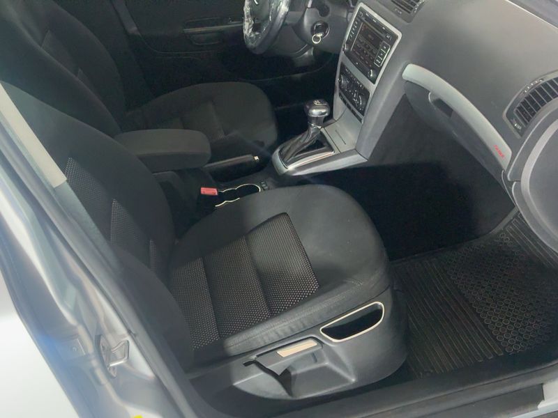 Skoda Octavia 2.0 TDI Scout 4x4 2013 – снимка 17