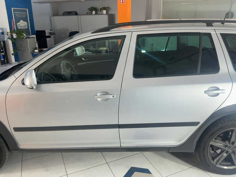 Skoda Octavia 2.0 TDI Scout 4x4 2013 – снимка 4