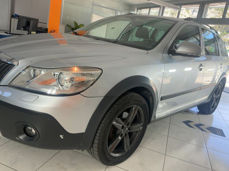 Skoda Octavia 2.0 TDI Scout 4x4 2013 – снимка 2