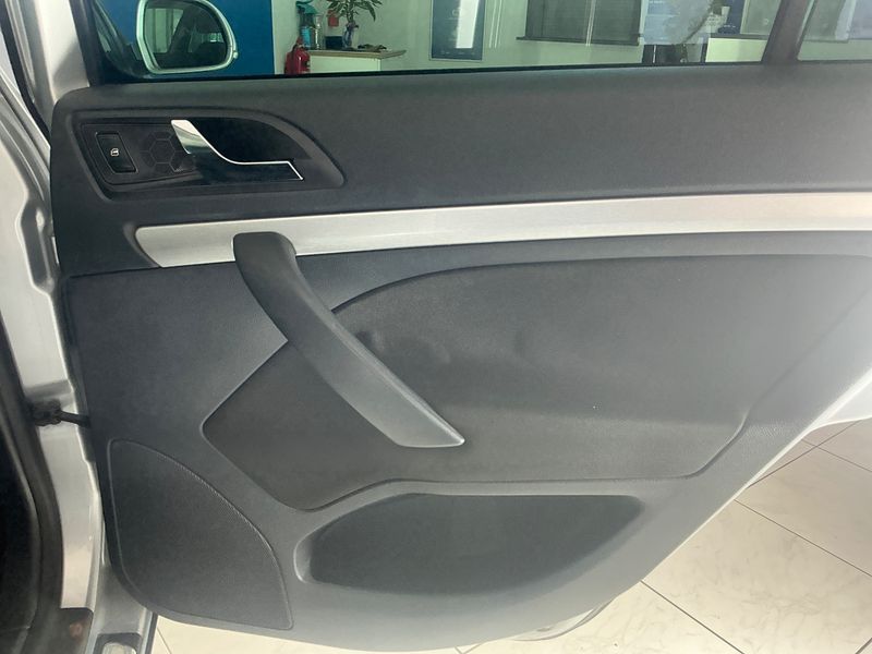 Skoda Octavia 2.0 TDI Scout 4x4 2013 – снимка 45