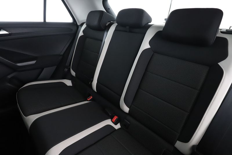 Volkswagen T-Roc 2.0 TDI Active 4Motion 2020 – снимка 19