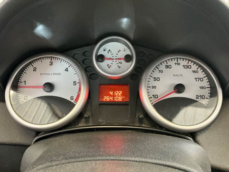 Peugeot 207 1.6 HDi Active 2011 – снимка 4
