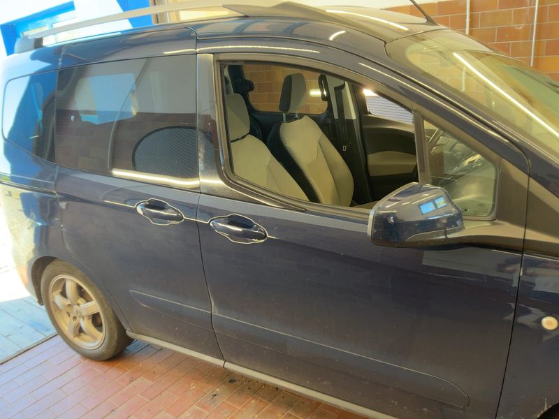 Ford Tourneo 1.5 TDCi Titanium 2017 – снимка 10