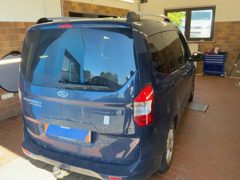 Ford Tourneo 1.5 TDCi Titanium 2017 – снимка 8
