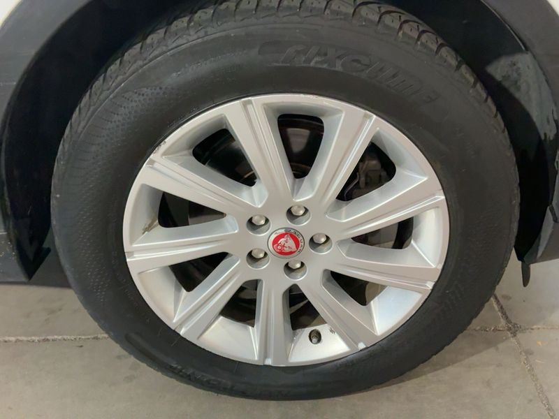 Jaguar E-Pace D150 S AWD 2019 – снимка 11