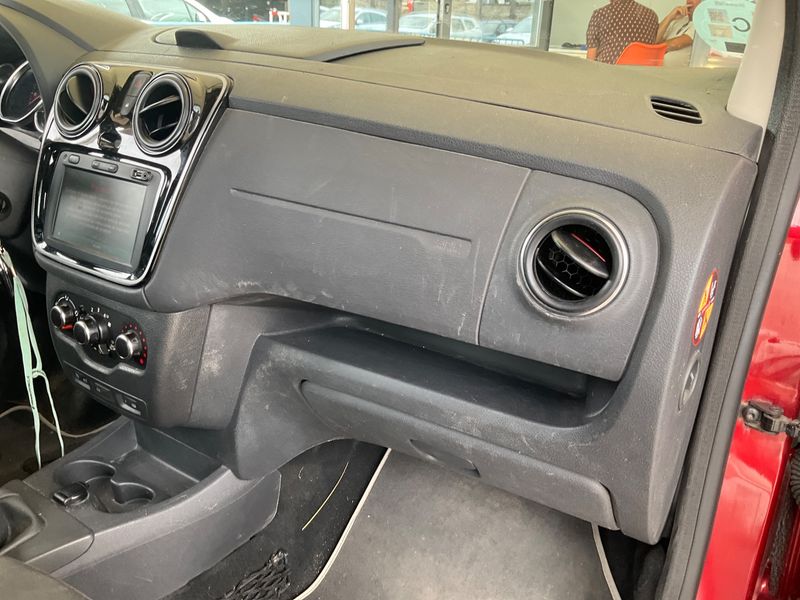 Dacia Lodgy 1.3 TCe SL Xplore 2019 – снимка 23