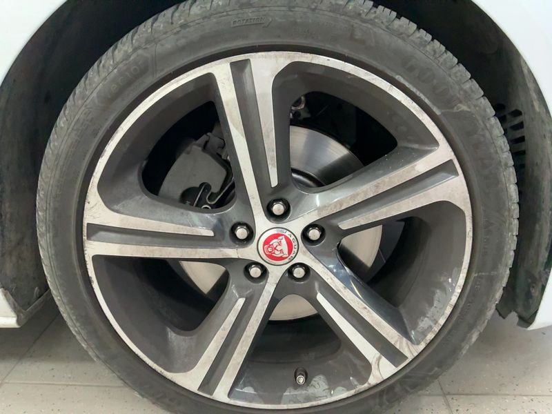 Jaguar XF 20d R-Sport AWD 2019 – снимка 11