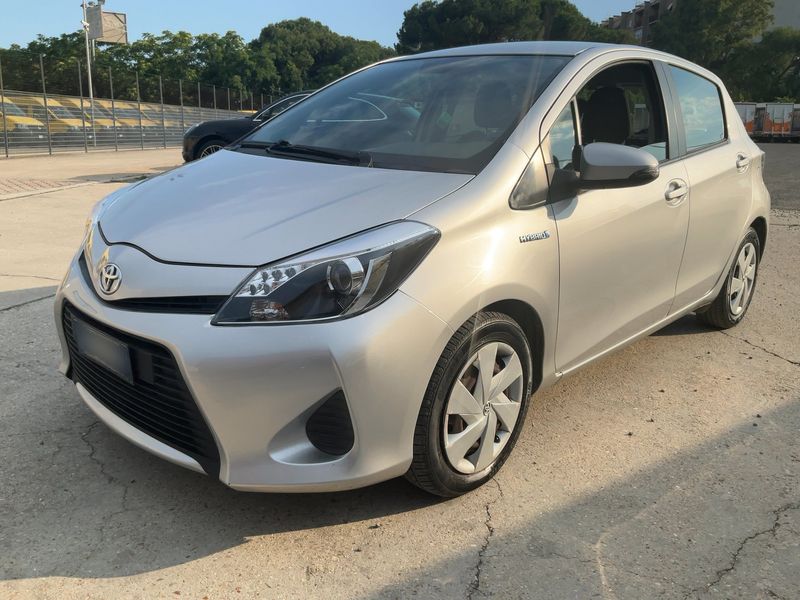 Toyota Yaris 1.5 Hybrid Lounge 2014 – снимка 1