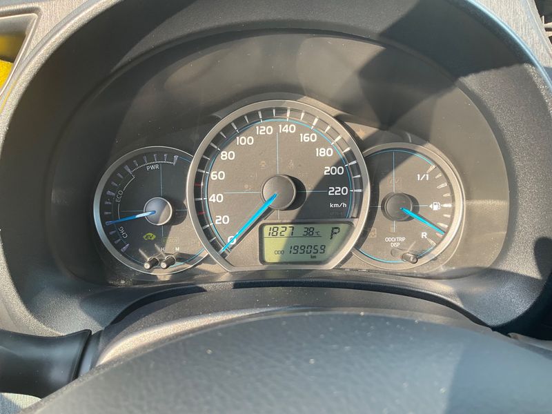 Toyota Yaris 1.5 Hybrid Lounge 2014 – снимка 18