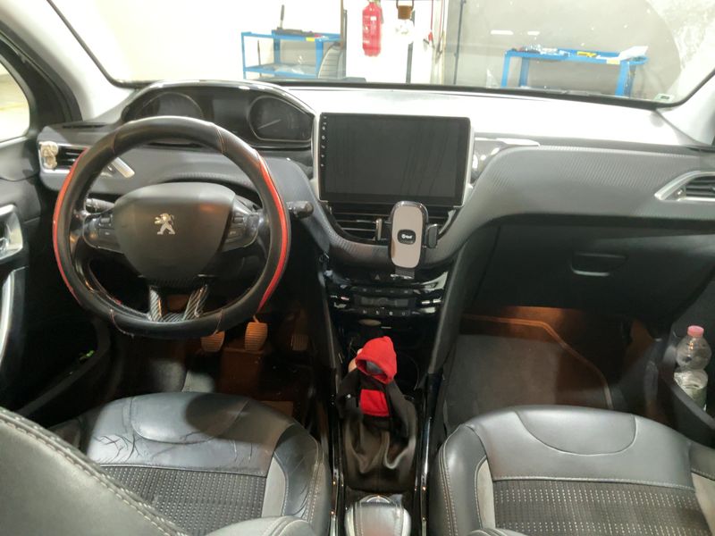 Peugeot 2008 1.6 Blue-HDi Allure 2016 – снимка 17
