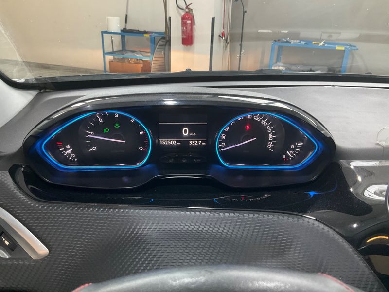 Peugeot 2008 1.6 Blue-HDi Allure 2016 – снимка 18