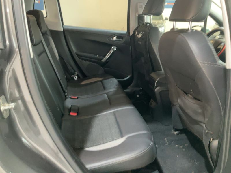 Peugeot 2008 1.6 Blue-HDi Allure 2016 – снимка 19