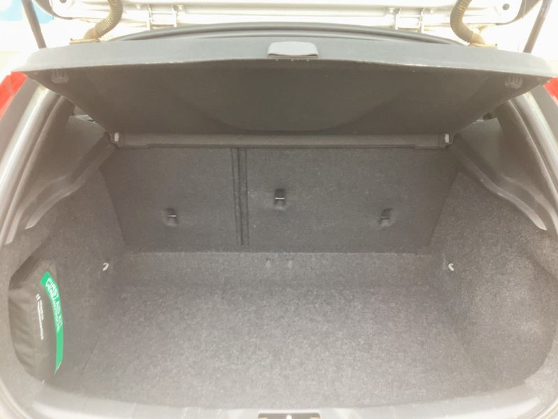 Volvo V40 1.5 Kinetic 2018 – снимка 15