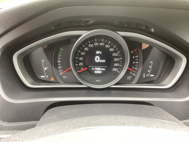Volvo V40 1.5 Kinetic 2018 – снимка 18