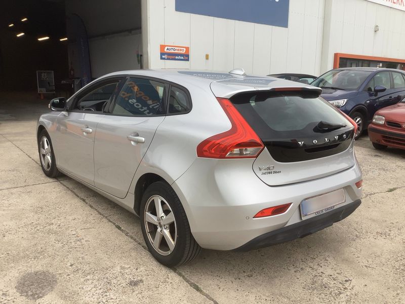 Volvo V40 1.5 Kinetic 2018 – снимка 6