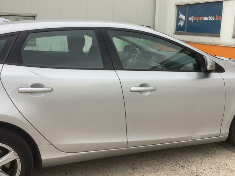 Volvo V40 1.5 Kinetic 2018 – снимка 10