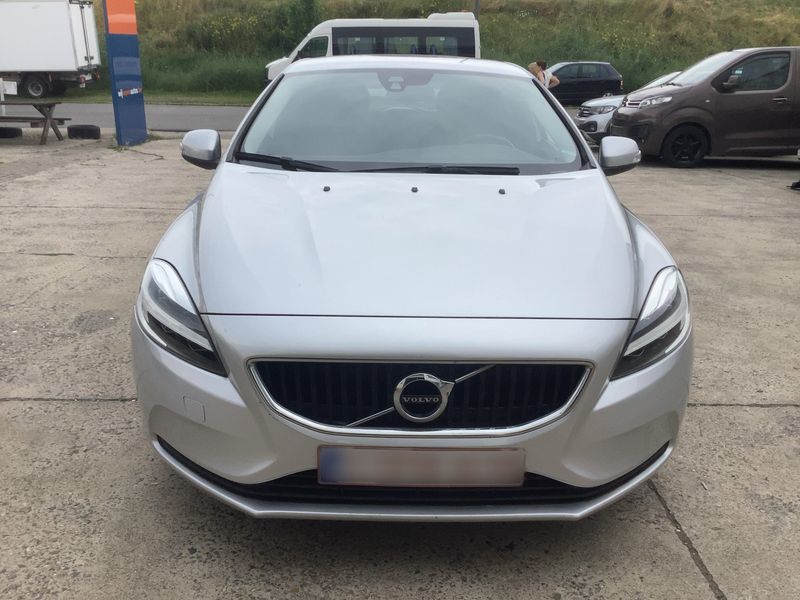Volvo V40 1.5 Kinetic 2018 – снимка 14