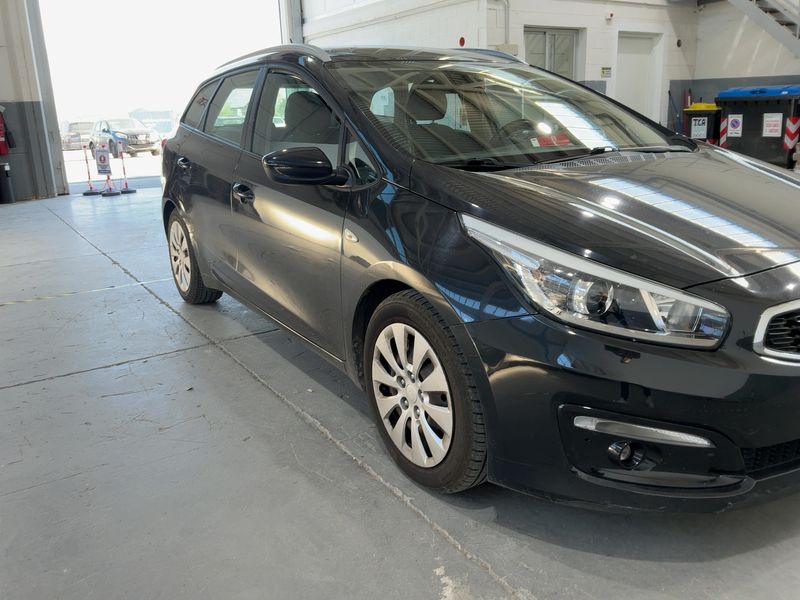 Kia cee'd 1.6 GDI SW Active 2017 – снимка 12