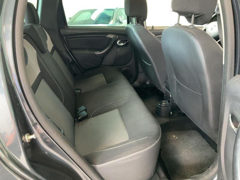 Dacia Duster 1.5 dCi Prestige 4x2 2016 – снимка 19
