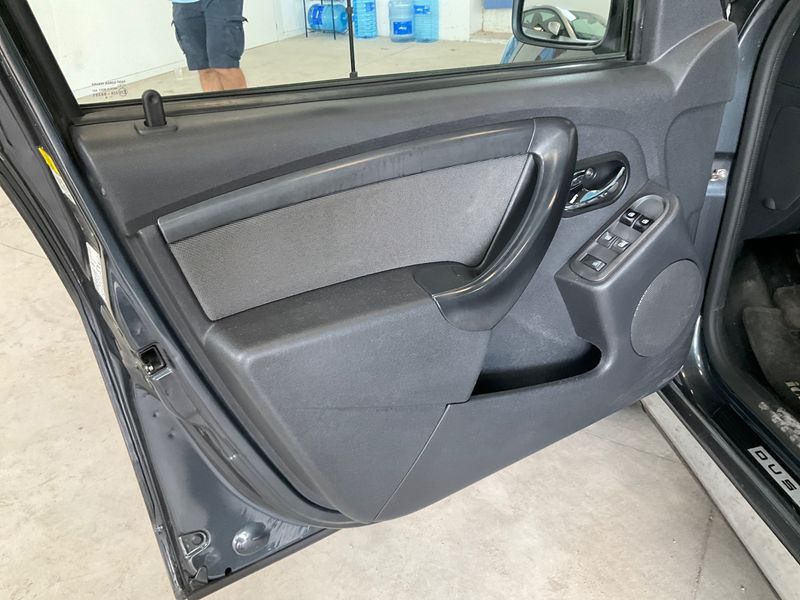 Dacia Duster 1.5 dCi Prestige 4x2 2016 – снимка 23