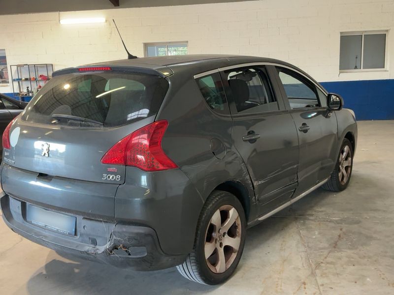 Peugeot 3008 2.0 HDi Premium Pack 2011 – снимка 8