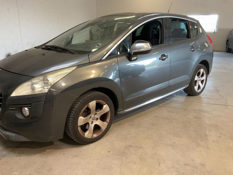 Peugeot 3008 2.0 HDi Premium Pack 2011 – снимка 2