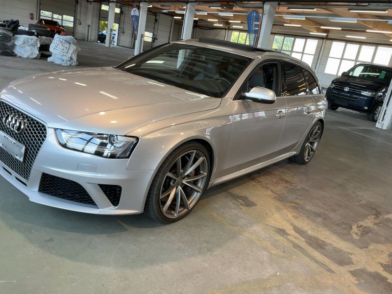 Audi RS 4 4.2 V8 FSI quattro 2013 – снимка 2
