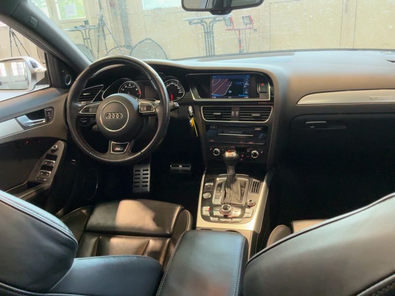 Audi RS 4 4.2 V8 FSI quattro 2013 – снимка 17