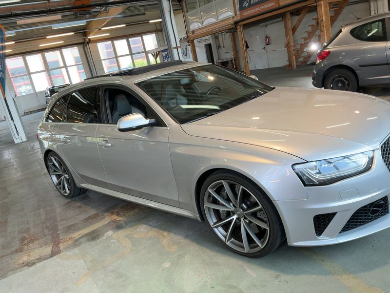 Audi RS 4 4.2 V8 FSI quattro 2013 – снимка 12
