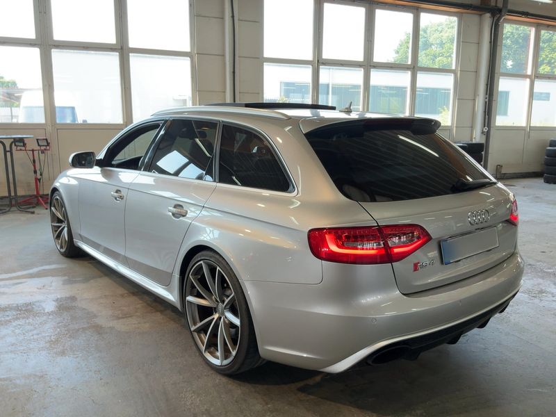 Audi RS 4 4.2 V8 FSI quattro 2013 – снимка 6