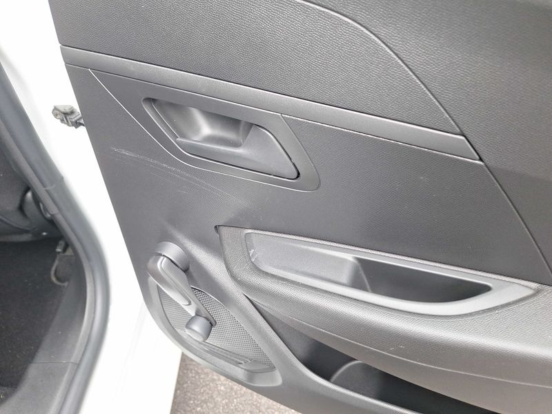 Peugeot 208 1.5 Blue-HDi Premium 2021 – снимка 29
