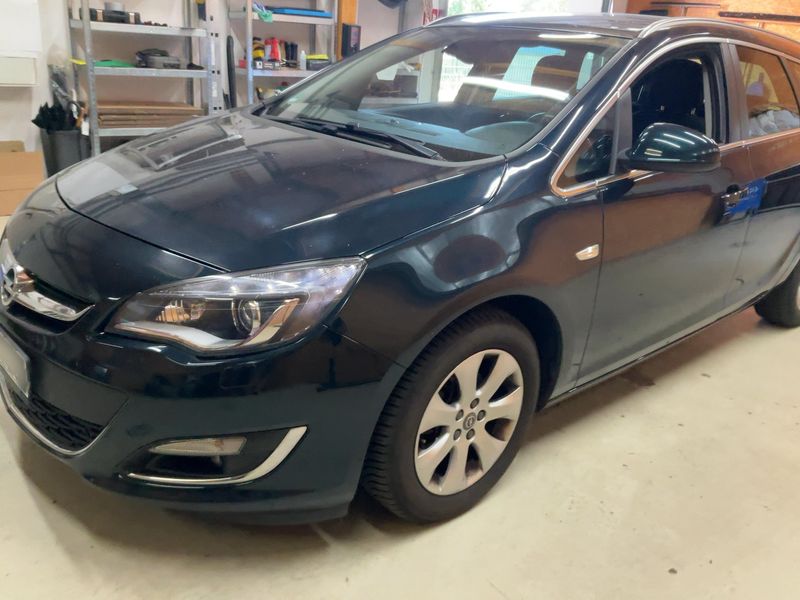 Opel Astra 1.4 Turbo Exklusiv 2015 – снимка 2