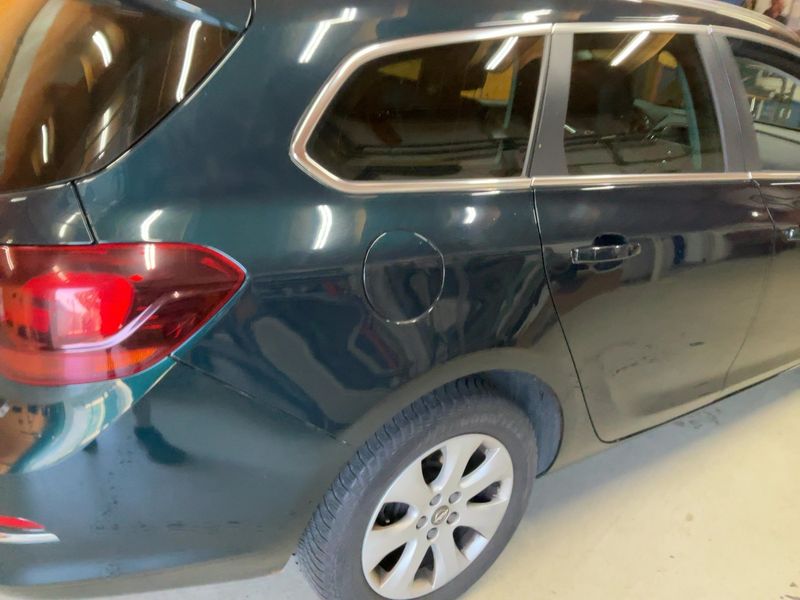 Opel Astra 1.4 Turbo Exklusiv 2015 – снимка 8