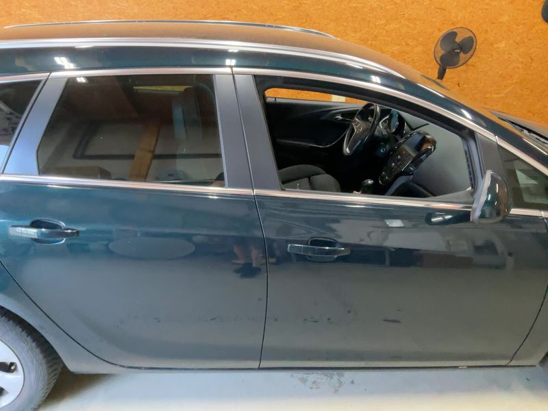 Opel Astra 1.4 Turbo Exklusiv 2015 – снимка 10