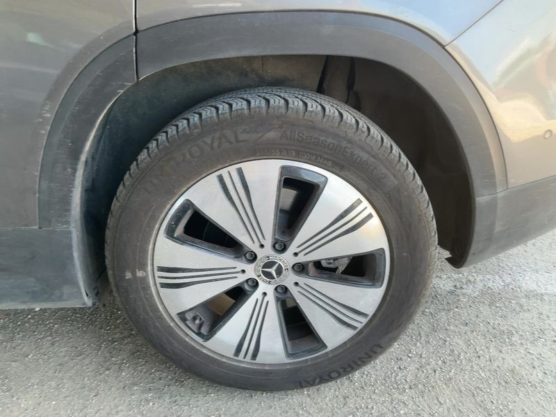Mercedes-Benz EQB 300 4Matic Progressive 2023 – снимка 5