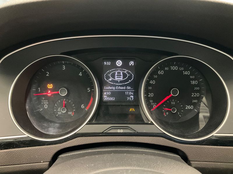 Volkswagen Passat 2.0 TDI Comfortline 4Motion BlueMotion Tech 2015 – снимка 19