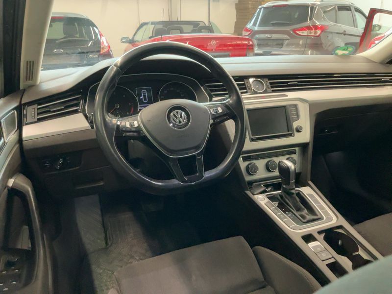 Volkswagen Passat 2.0 TDI Comfortline 4Motion BlueMotion Tech 2015 – снимка 18