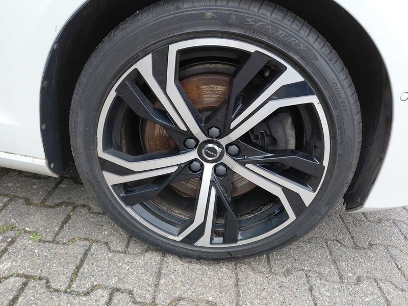 Volvo V60 2.0 T8 Recharge Plug-in Hybrid Ultimate Dark AWD 2022 – снимка 17