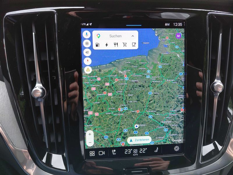 Volvo V60 2.0 T8 Recharge Plug-in Hybrid Ultimate Dark AWD 2022 – снимка 13