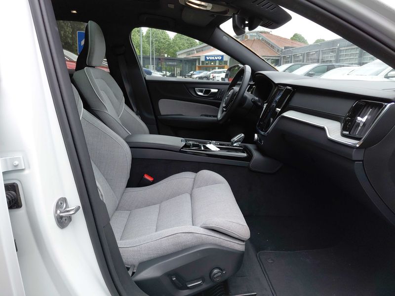 Volvo V60 2.0 T8 Recharge Plug-in Hybrid Ultimate Dark AWD 2022 – снимка 10