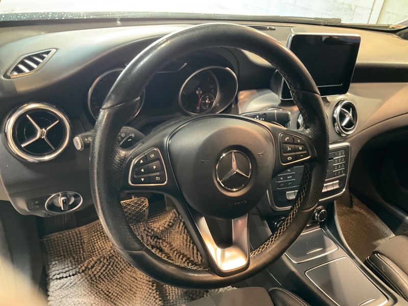 Mercedes-Benz GLA-Klasse GLA 200 d Urban 2017 – снимка 24